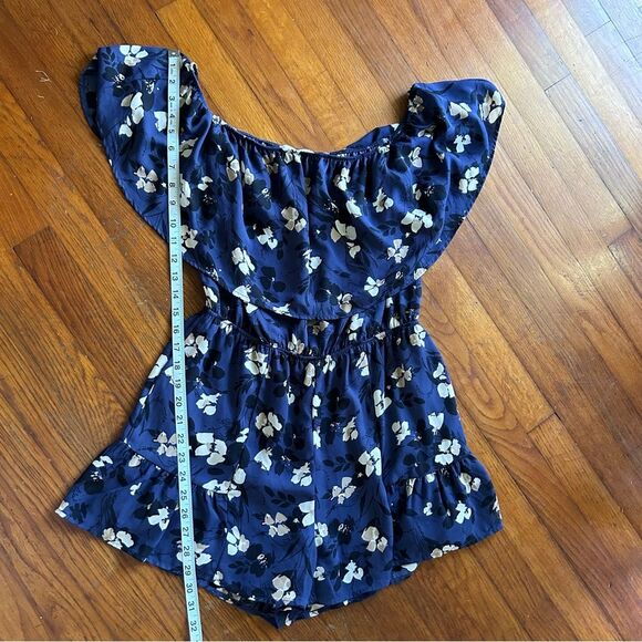 Peach Love California Navy Floral Off Shoulder Romper Size Large - Picture 8 of 12